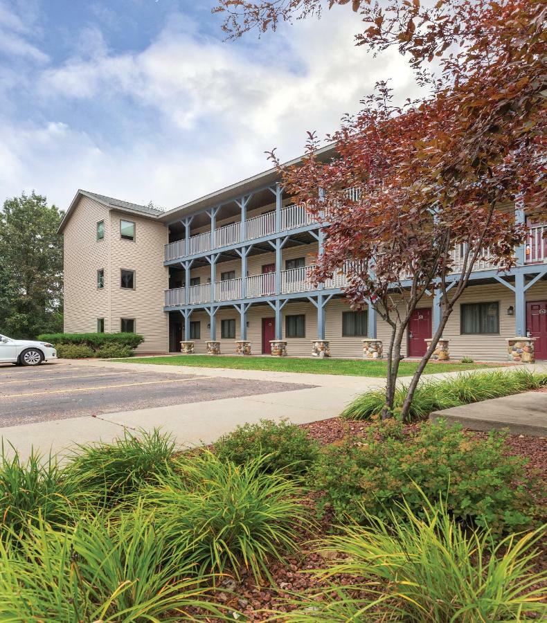 Club Wyndham Tamarack Hotel Wisconsin Dells Exterior photo