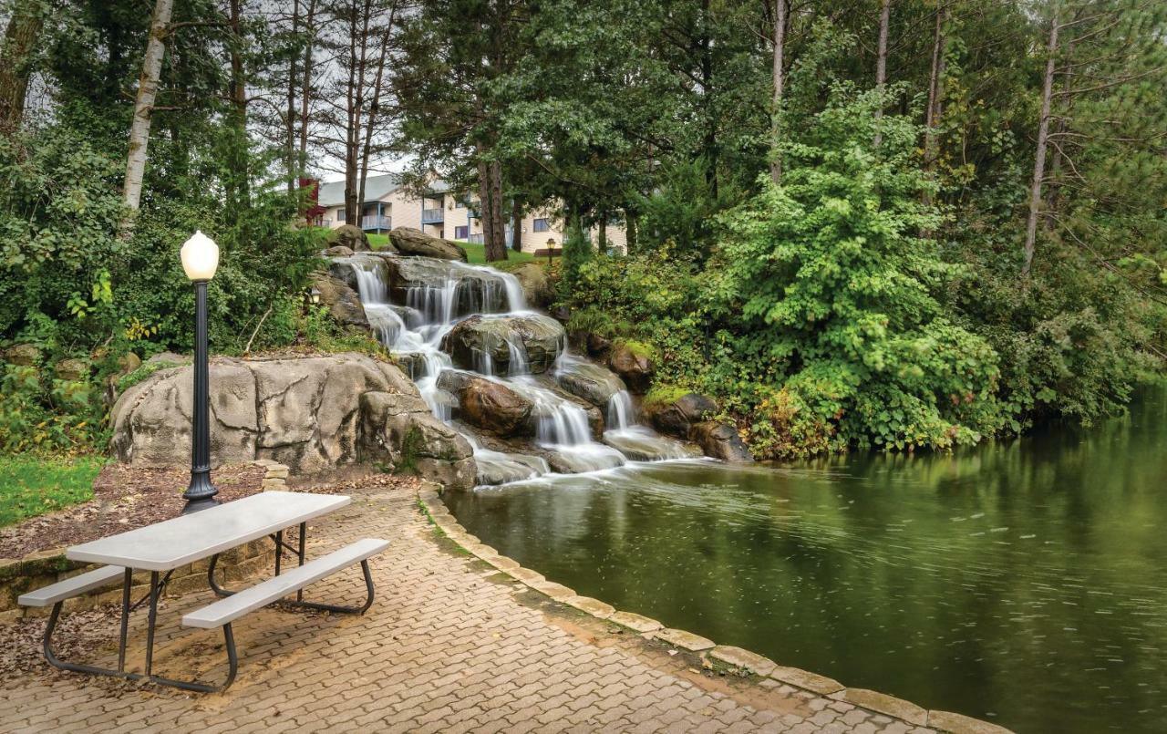 Club Wyndham Tamarack Hotel Wisconsin Dells Exterior photo