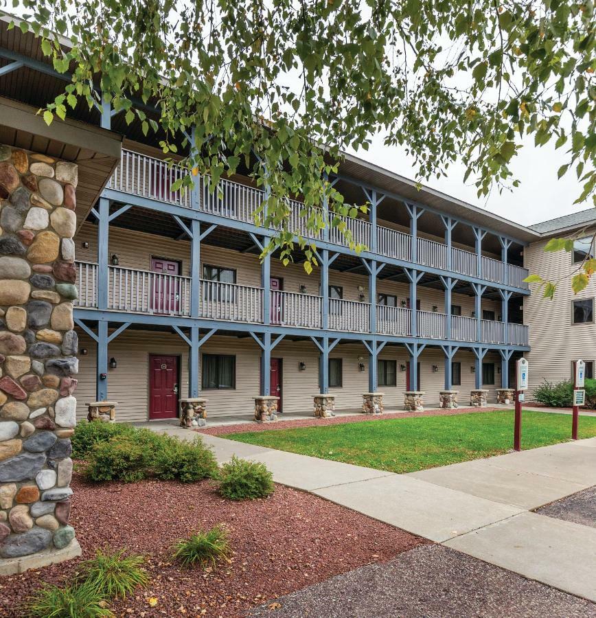 Club Wyndham Tamarack Hotel Wisconsin Dells Exterior photo